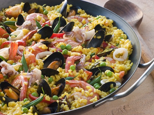 Madlavning i en multivariat: paella med fisk og skaldyr