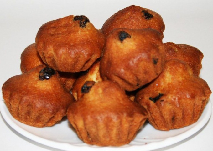 Sådan bages lækre muffins med rosiner