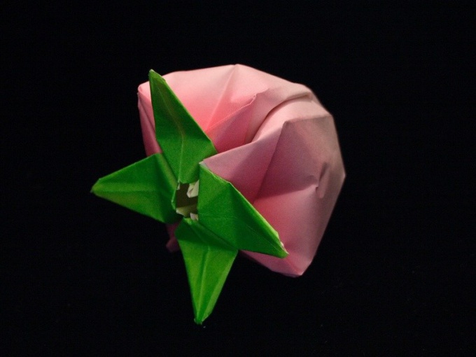 Sådan foldes en origami blomst